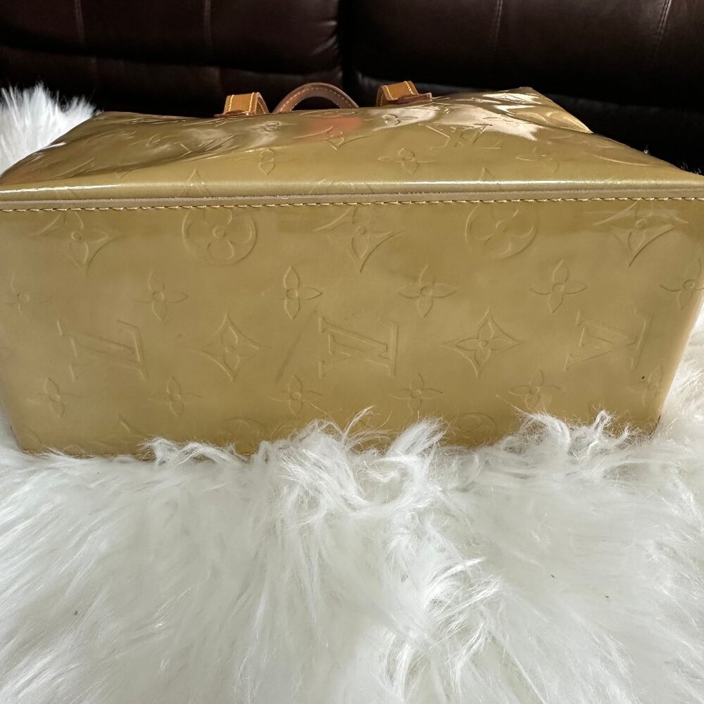❌SOLD❌ Authentic Louis Vuitton Monogram Vernis Reade PM Tote - Picture 8 of 15